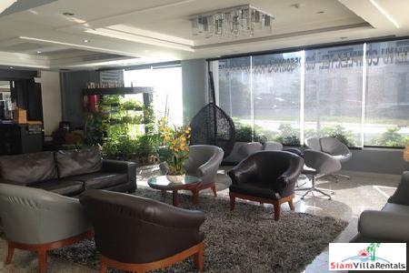 Witthayu Complex | Great Price Large Two Bedroom Condo near Chitlom-9