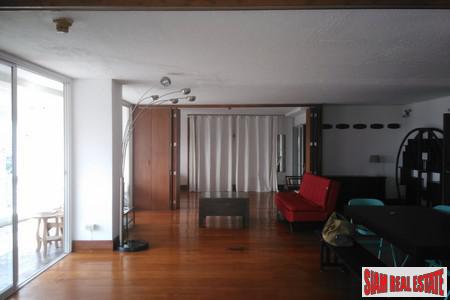 38 Mansion | Fully Renovated large 2 bed near Thonglor BTS.-0
