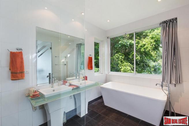 Botan Village | Large Modern 4 bedroom House with Views over Loch Palm Golf Course-9