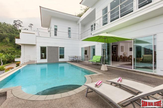 Botan Village | Large Modern 4 bedroom House with Views over Loch Palm Golf Course-15