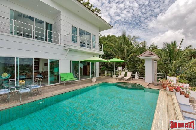 Botan Village | Large Modern 4 bedroom House with Views over Loch Palm Golf Course-1