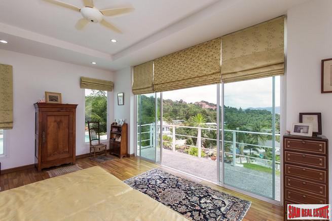 Botan Village | Large Modern 4 bedroom House with Views over Loch Palm Golf Course-2