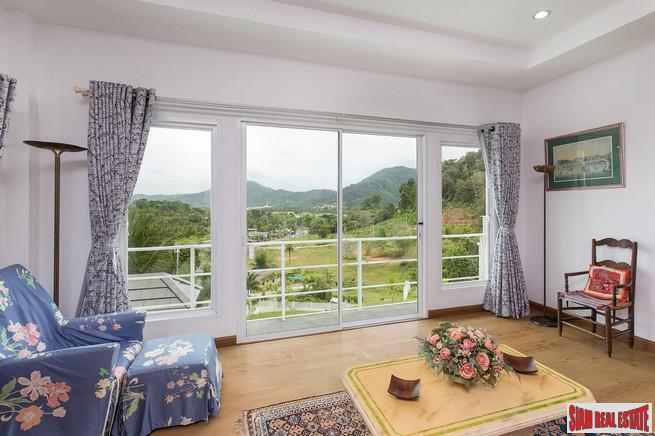 Botan Village | Large Modern 4 bedroom House with Views over Loch Palm Golf Course-6