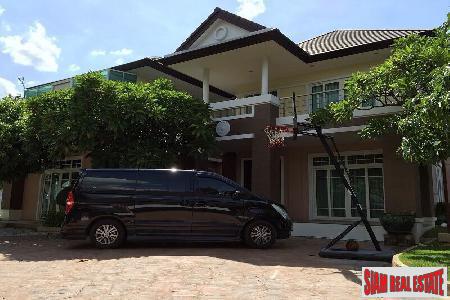 Windmill Village | Luxury House with Pool, 5 bedroom, 4 bathroom near Mega Bangna, Bangkok Pattana School-1