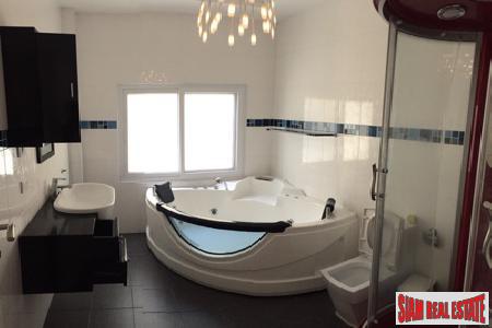 Three Bedroom Pool Villa Located in a Private Estate in Rawai-3