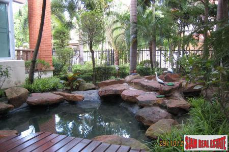 Tudor-style Two Storey House on a 121 sqw Plot in Kaset-Navamin, Bangkok-1