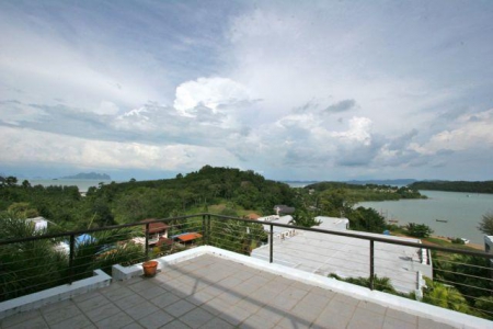 East Coast Ocean Villa | Spacious 2 Bed with Million Dollar Sea View-15