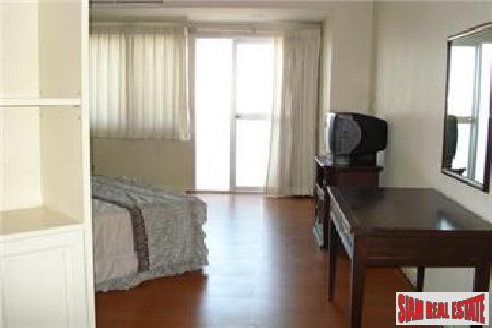 Witthayu Complex | Large Two Bedroom Condo near BTS Phloen Chit-2