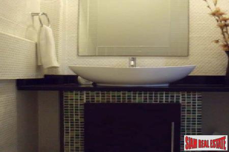 Large Townhouse for Sale in the Phra Khanong Area, Bangkok-5