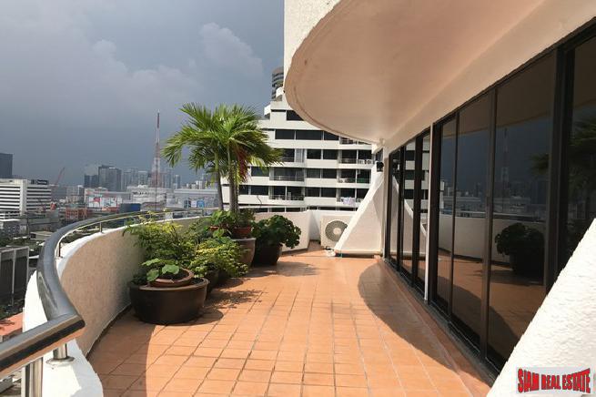 Supalai Place | Large Newly Renovated 2 Bed Condo with Balcony at Sukhumvit 39, Phrom Phong-14