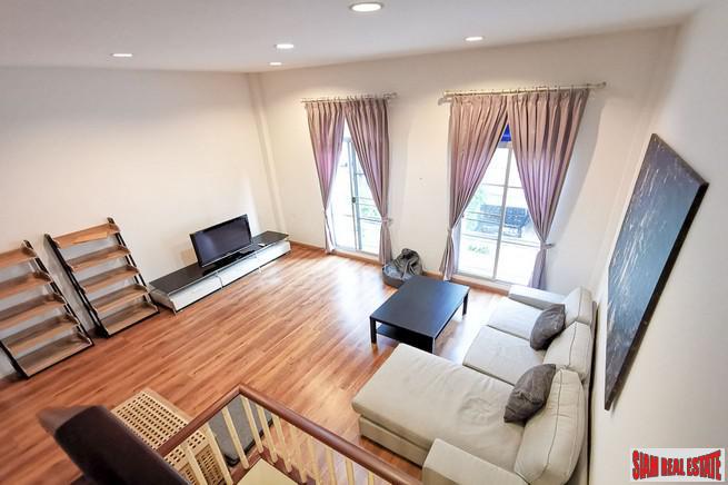 Baan Klang Krung Grande Vienna Rama 3 | Beautiful Three Bedroom, Three Level Townhouse for Sale in Bang Phongphang-13