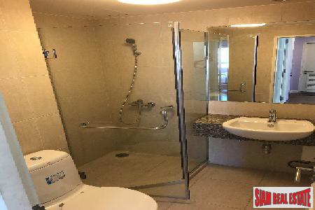 The Clover Thonglor 18 | Two Bedroom Condo for Sale with Pool Views in Thong Lo-1
