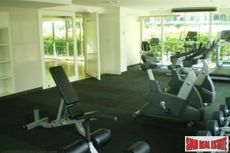 The Clover Thonglor 18 | Two Bedroom Condo for Sale with Pool Views in Thong Lo-2