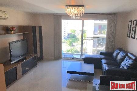 The Clover Thonglor 18 | Two Bedroom Condo for Sale with Pool Views in Thong Lo-6