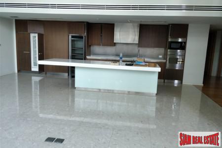 Ficus Lane | Super Large and Luxurious Four Bedroom Condo Near Sky Train in Phra Khanong-14