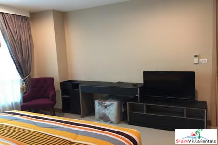 Siri on 8 | Centrally Located One Bedroom Condo Located Near BTS Nana for Rent-4