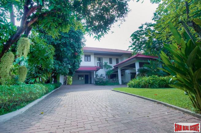 Lakeside Villa 1 | Modern Three Bedroom Home Surrounding in a Park-Like Setting, Bang Na, Bangkok-2
