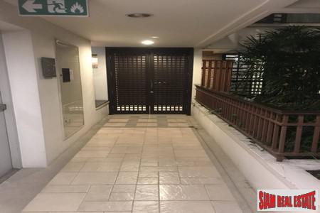 The Lanai Condo | Elegant Three Bedroom on Garden Floor in Chong Nonsi-12