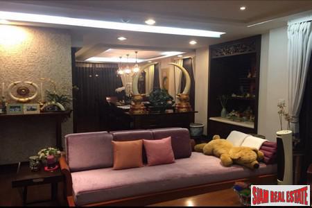 The Lanai Condo | Elegant Three Bedroom on Garden Floor in Chong Nonsi-16