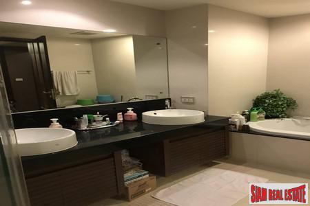 The Lanai Condo | Elegant Three Bedroom on Garden Floor in Chong Nonsi-2