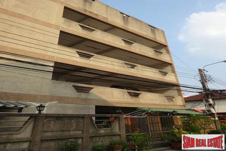 Jurdjun House | Apartment Building with Ready Investment Opportunity or Great Renovation Project at On Nut, Suan Luang-0