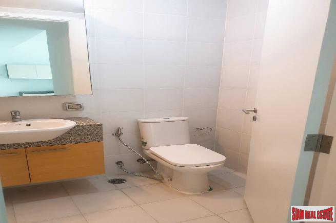 Manhattan Chidlom | Nicely Decorated 2 Bed Condo with Canal Views in Chidlom-12