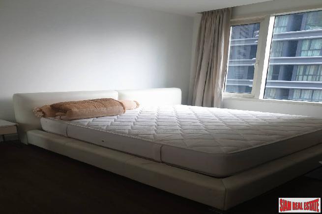 Manhattan Chidlom | Nicely Decorated 2 Bed Condo with Canal Views in Chidlom-15