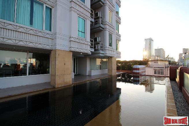 Manhattan Chidlom | Nicely Decorated 2 Bed Condo with Canal Views in Chidlom-26