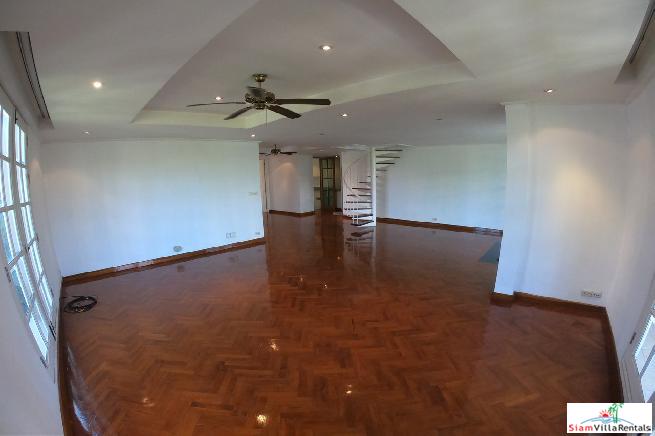 Navin Mansion | Penthouse 3 Bed Duplex at a Boutique Apartment Block of only 8 Units in Tropical Grounds at Yan Nawa - Pets Allowed-7