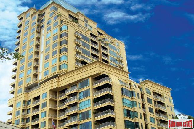 Wilshire Condo Sukhumvit 22 | Spacious Three Bedroom with City Views on Sukhumvit 22, Bangkok-0