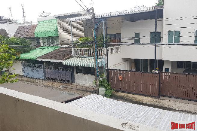 Ekkamai 22 | Two Storey Large Four Bedroom Townhouse for Sale-17