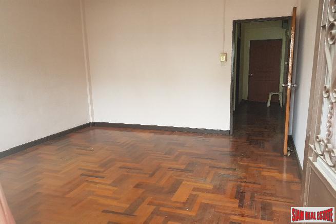 Ekkamai 22 | Two Storey Large Four Bedroom Townhouse for Sale-18