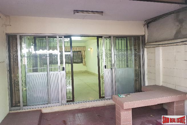 Ekkamai 22 | Two Storey Large Four Bedroom Townhouse for Sale-3