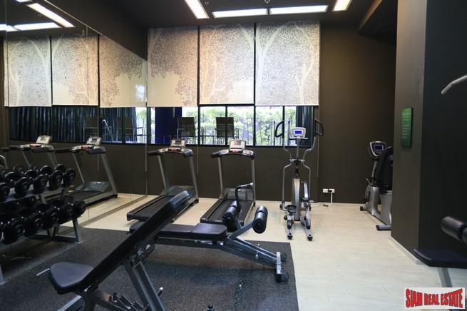 Noble Reveal Condominium | Two Bedroom Corner Condo with Wrap Around Windows and Fantastic City Views in Ekkamai-9