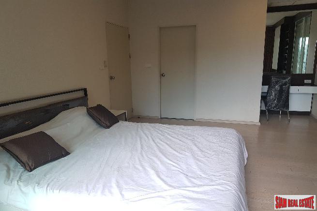 Noble Solo Condo | Sunny Two Bedroom Condo with Pool Views on Sukhumvit 55-6
