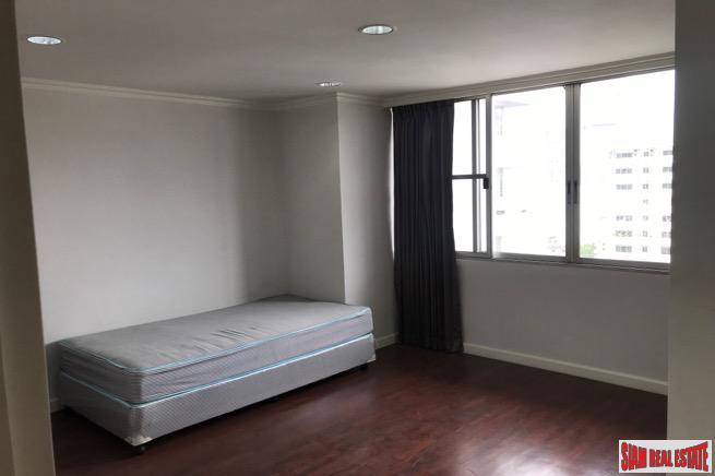 DS Tower 1 | Large Three Bedroom Family Condo with Pool Views on Sukhumvit 33-11