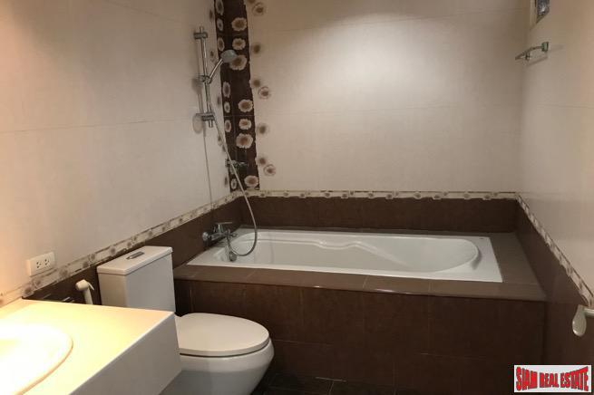 DS Tower 1 | Large Three Bedroom Family Condo with Pool Views on Sukhumvit 33-12