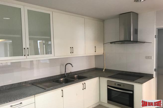 DS Tower 1 | Large Three Bedroom Family Condo with Pool Views on Sukhumvit 33-5