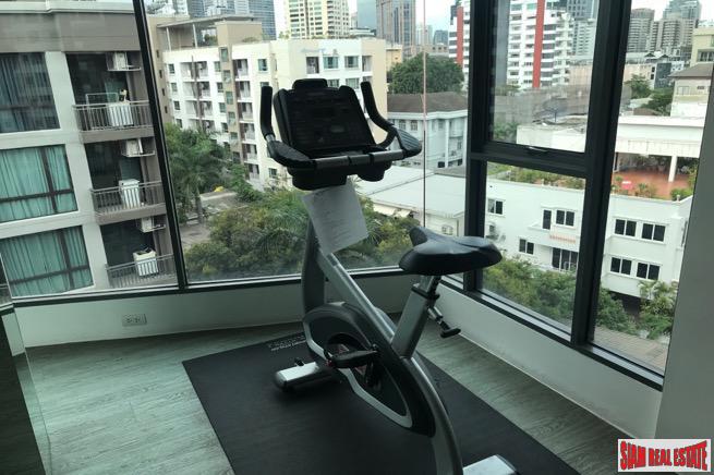 Trapezo Sukhumvit 16 | Furnished One Bedroom Condo Close to Benchakiti Park-18