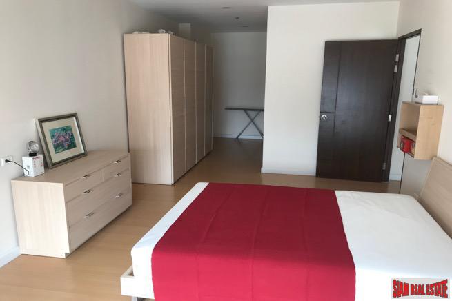 The Trendy Sukhumvit 13 | Bright Contemporary One Bedroom Condo with City Views in Nana-6