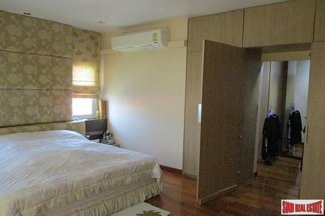 De Ville Srinakarin | Magnificent Two Storey Home with Gardens and Private Pool in Bangna-11