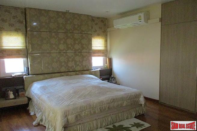 De Ville Srinakarin | Magnificent Two Storey Home with Gardens and Private Pool in Bangna-18