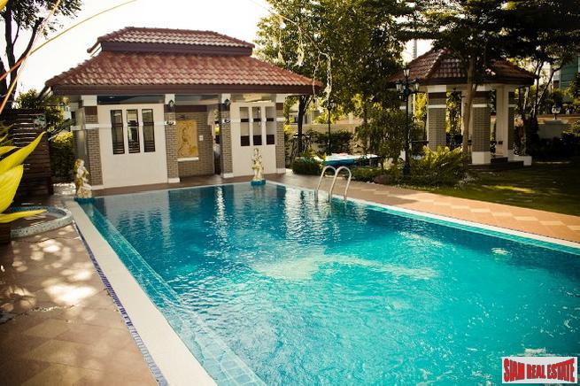 De Ville Srinakarin | Magnificent Two Storey Home with Gardens and Private Pool in Bangna-22