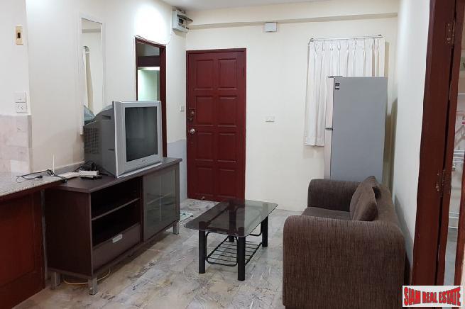 Saranjai Mansion | Large One Bedroom with Balcony and Pool View for Rent on Sukhumvit 6, Bangkok-5