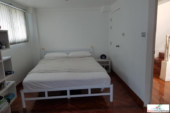 Family-Style Townhouse with Five Bedrooms in the Center of the City, Phrom Phong-9