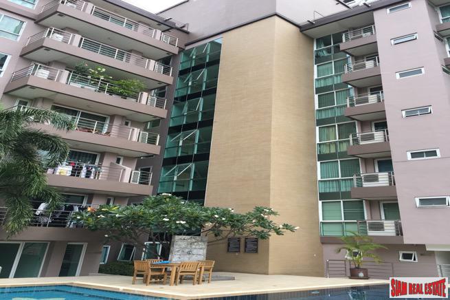 Serene Place | Two Bedroom Low Rise Condo Near Shopping and the Park in Phrom Phong-4