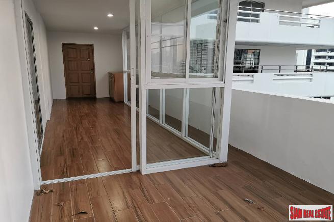 Regent on the Park 3 | Expansive City Views from This Three Bedroom Condo in Phrom Phong