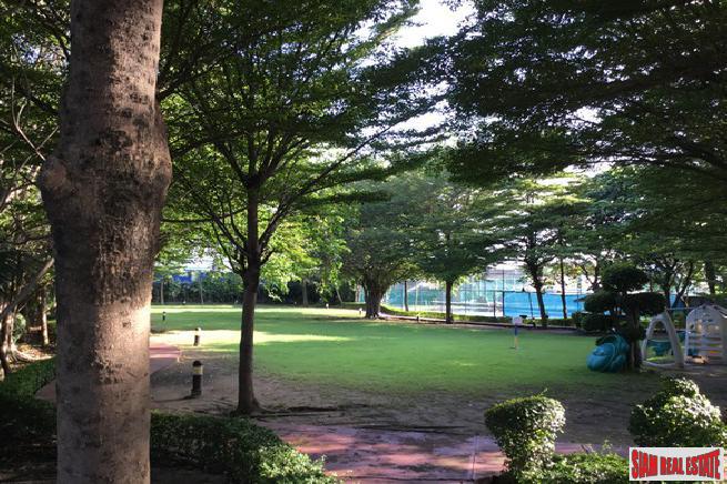 The Waterford Sukhumvit 50 | Classy Resort Style Corner Unit 1 Bed Condo at Onnut, Sukhumvit Soi 50-23