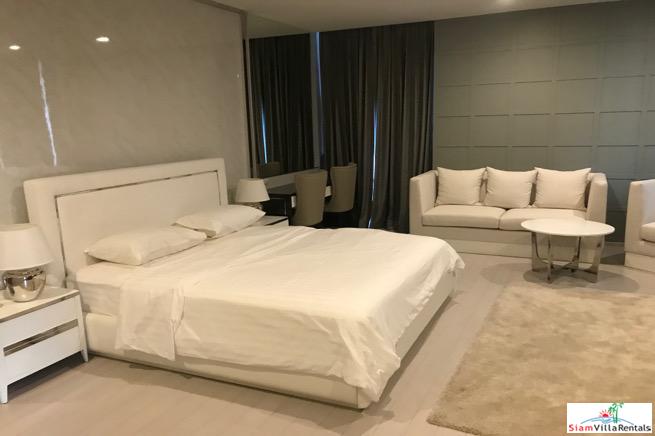 Noble Ploenchit | Three Bedroom Duplex on the 38th & 39th Floor in Phloen Chit-16