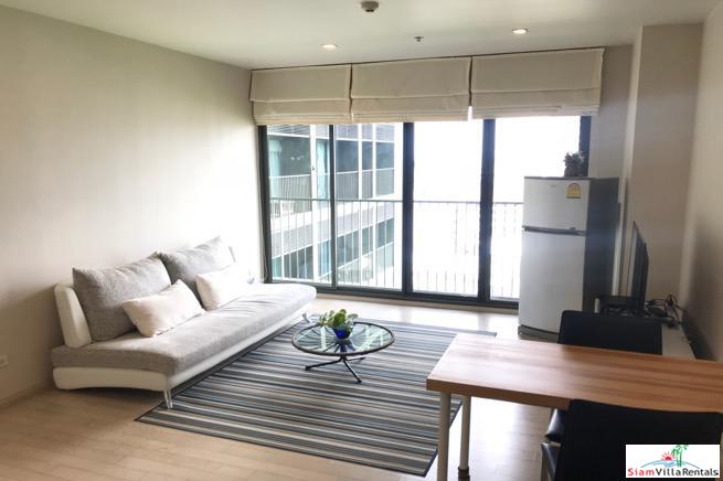 Noble Solo | Large Furnished One Bedroom Condo in a Desirable Area of Thong Lo-5